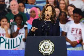 Kamala Harris Holds A Campaign Rally - Philadelphia