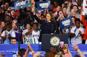 Kamala Harris Holds A Campaign Rally - Philadelphia