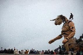 Toulouse: Finale Of The Street Show Of Giants Machines By Delarozire Art Compagny