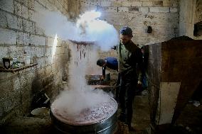 Manufacture Of Pomegranate Molasses And Drinks - Syria