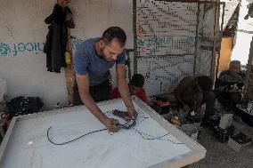 Gaza Residents Use Solar Panels