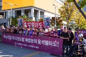 Protesters Demand President Yoon Suk-yeol’s Resignation