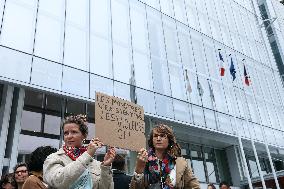 Depardieu Trial - Feminists Demonstrate Outside The Court In Support Of The Victims - Paris