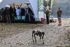 Robot dog at charity run in Ukrainian capital