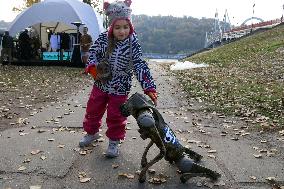 Robot dog at charity run in Ukrainian capital