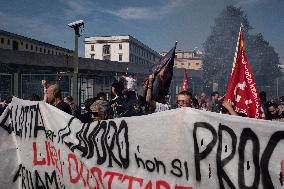 Demonstration In Naples Of Unemployed And Workers Against Ddl 1660.