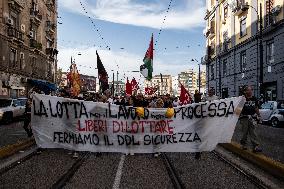 Demonstration In Naples Of Unemployed And Workers Against Ddl 1660.