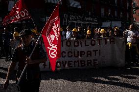 Demonstration In Naples Of Unemployed And Workers Against Ddl 1660.