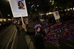 Day Of The Dead Mega Parade Of Catrinas