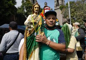 Believers Celebrate San Judas Tadeo Feast