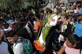 Believers Celebrate San Judas Tadeo Feast