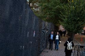 Up Date View Of The White House  Were They Have Started Building The  Viewing Stand For The 2025 Inauguration