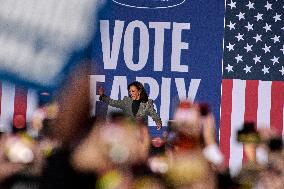 Harris And Walz Rally In Ann Arbor - Michigan