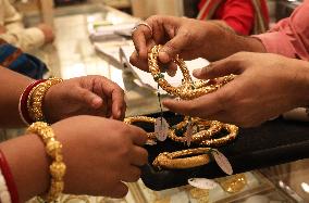 Dhanteras Festival In Kolkata, India - 29 Oct 2024