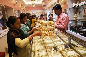 Dhanteras Festival In Kolkata, India - 29 Oct 2024