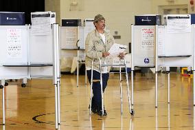 DC: Washington DC people on 2024 Presidential Election early vote