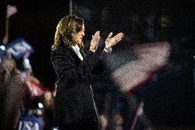 Kamala Harris delivers “closing argument” at  rally in Washington, DC