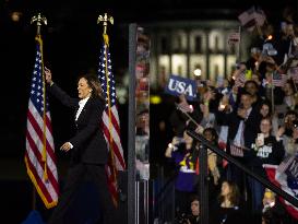 Kamala Harris delivers “closing argument” at  rally in Washington, DC