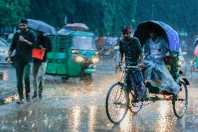 Cyclone Dana Brings Heavy Rain - Dhaka