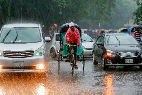 Cyclone Dana Brings Heavy Rain - Dhaka