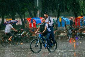 Cyclone Dana Brings Heavy Rain - Dhaka