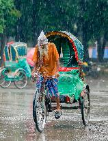 Cyclone Dana Brings Heavy Rain - Dhaka