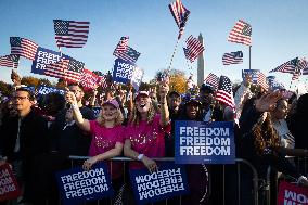 Kamala Harris delivers “closing argument” at  rally in Washington, DC