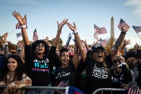 Kamala Harris delivers “closing argument” at  rally in Washington, DC