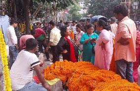 Flower Selling For Diwali