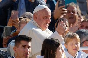 Pope Francis Attends The Weekly General Audience