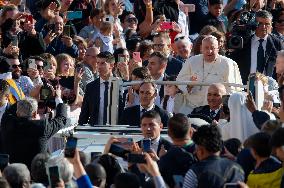 Pope Francis Attends The Weekly General Audience