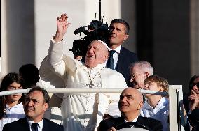 Pope Francis Attends The Weekly General Audience