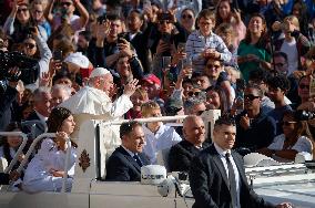 Pope Francis Attends The Weekly General Audience