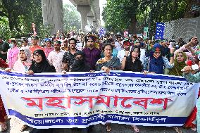 Police Clash With Job Seekers In Dhaka.