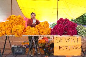 Sale Of Products To Decorate Day Of The Dead Oferings