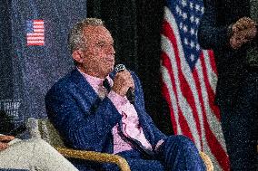 Reclaim America Tour With Robert F. Kennedy Jr. And Tulsi Gabbard In Madison, Wisconsin.