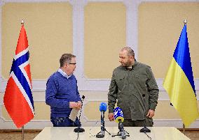 Briefing of defence ministers of Ukraine and Norway in Odesa