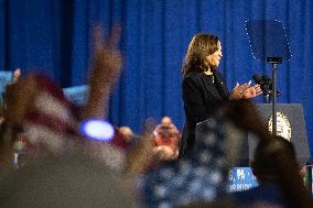 Kamala Harris holds get out the vote rally in Harrisburg, PA