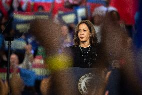 Kamala Harris holds get out the vote rally in Harrisburg, PA