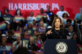 Kamala Harris holds get out the vote rally in Harrisburg, PA