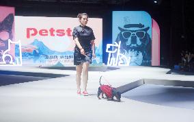 Petstar at Fashionweek in Shanghai