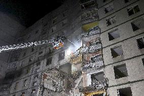 Russian bomb strikes Kharkiv apartment block