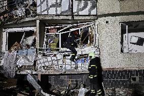 Russian bomb strikes Kharkiv apartment block