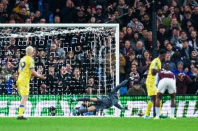 Aston Villa v Crystal Palace - Carabao Cup Fourth Round