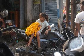 Flower Selling For Diwali