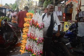 Flower Selling For Diwali