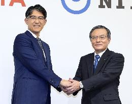 Toyota, NTT to team up on AI-aided driving