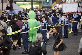 Halloween crowd control in Tokyo