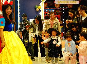 A Parent-child Halloween Party in Yichang