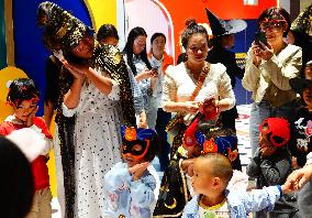 A Parent-child Halloween Party in Yichang